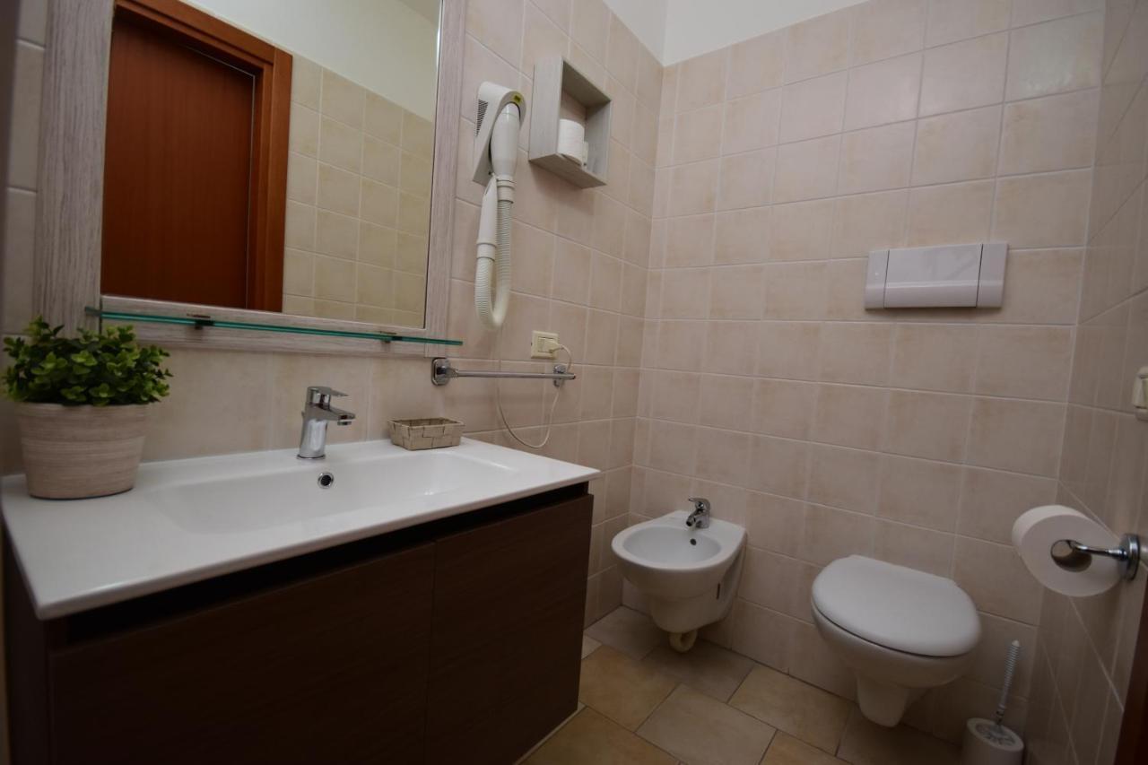 Hotel E Appartamenti La Solaria Сан-Джованні-Ротондо Екстер'єр фото