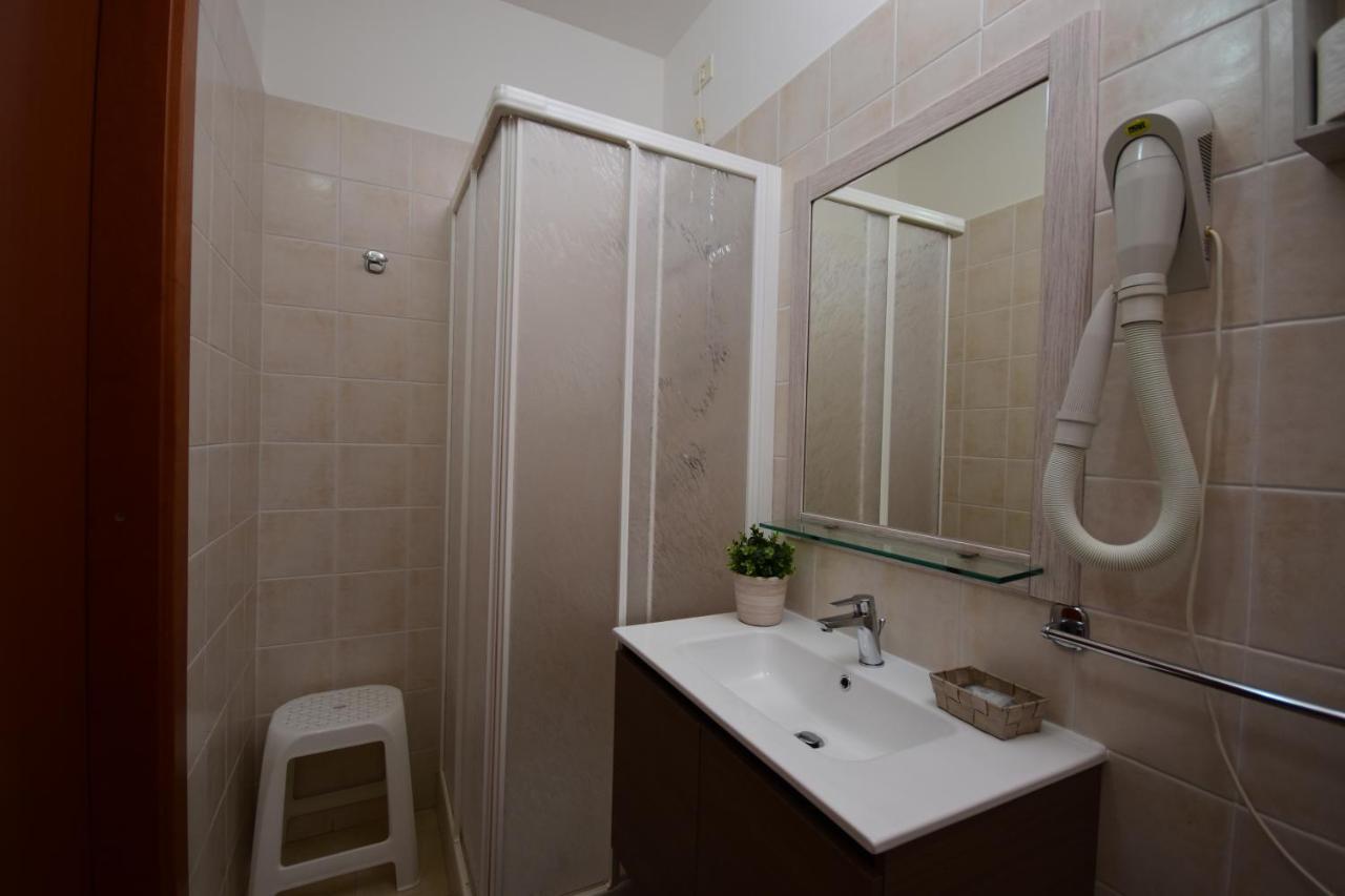Hotel E Appartamenti La Solaria Сан-Джованні-Ротондо Екстер'єр фото