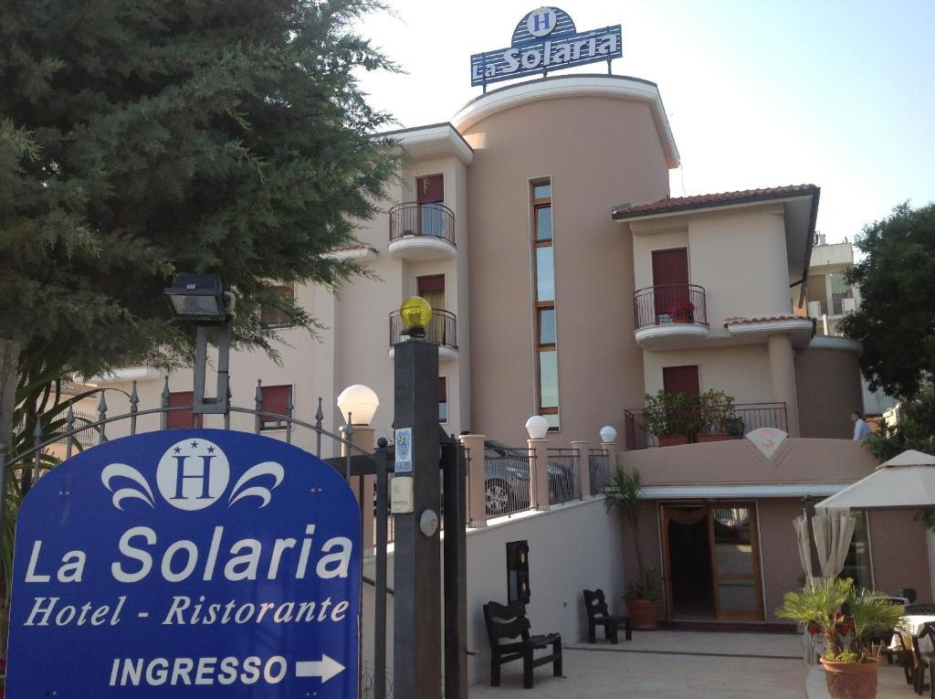 Hotel E Appartamenti La Solaria Сан-Джованні-Ротондо Екстер'єр фото