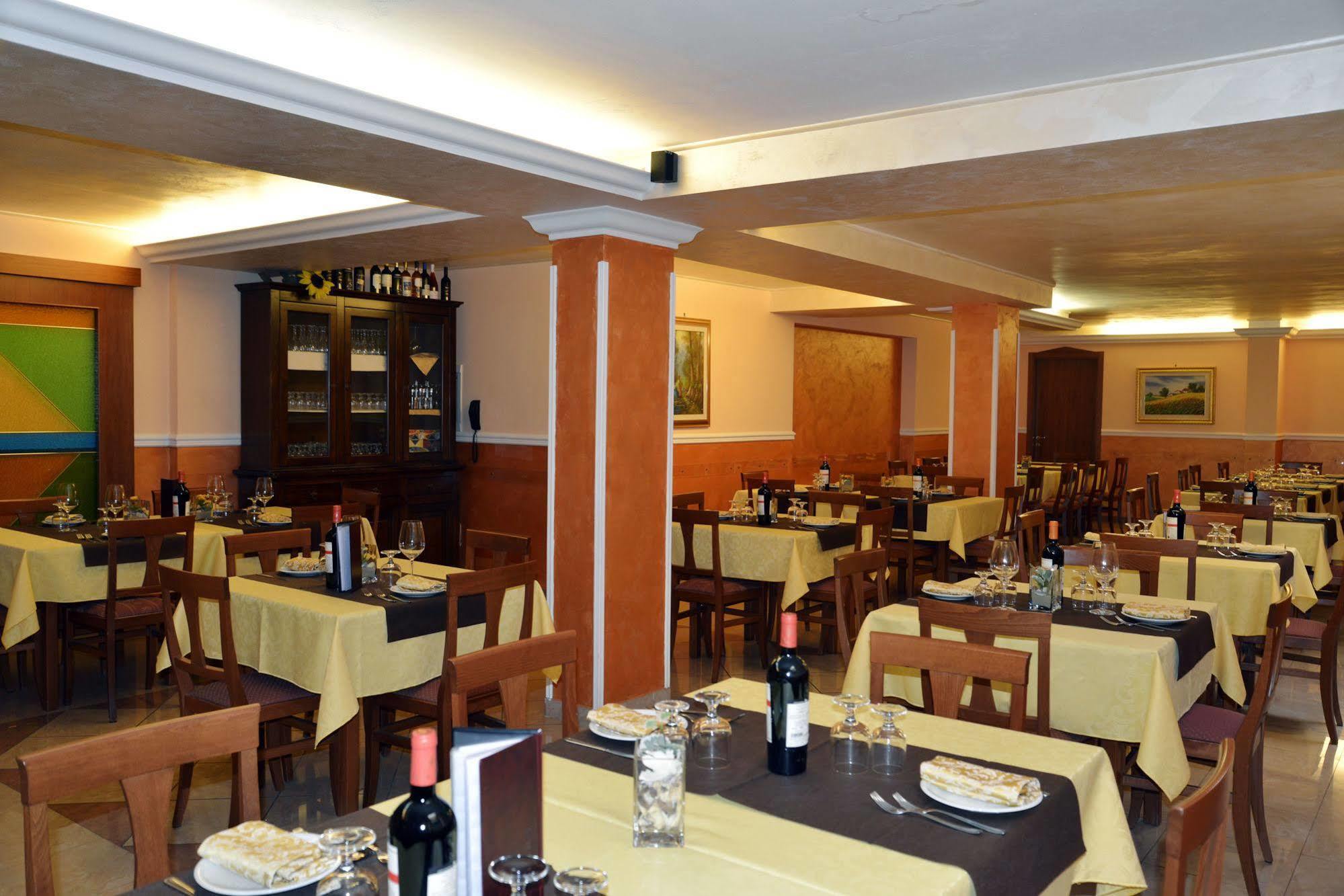 Hotel E Appartamenti La Solaria Сан-Джованні-Ротондо Екстер'єр фото
