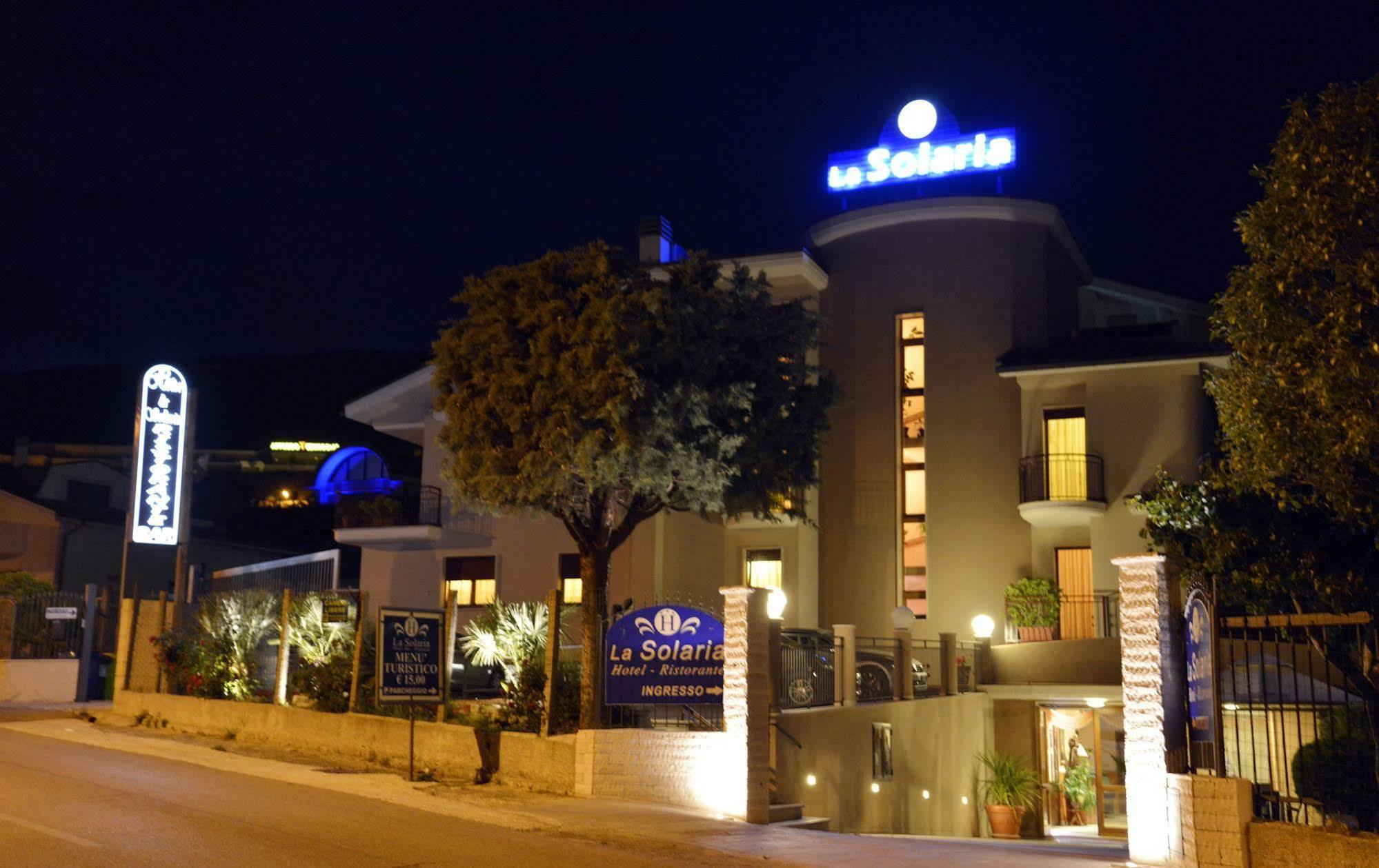 Hotel E Appartamenti La Solaria Сан-Джованні-Ротондо Екстер'єр фото